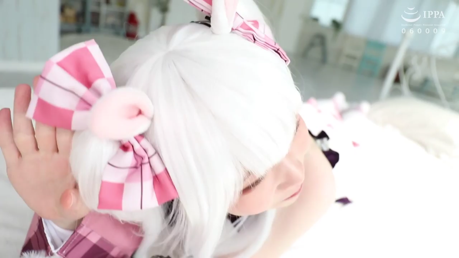 室内 · 摆拍 · 自然 · 女仆装 · 趴卧 · 头部特写 · 蝴蝶结