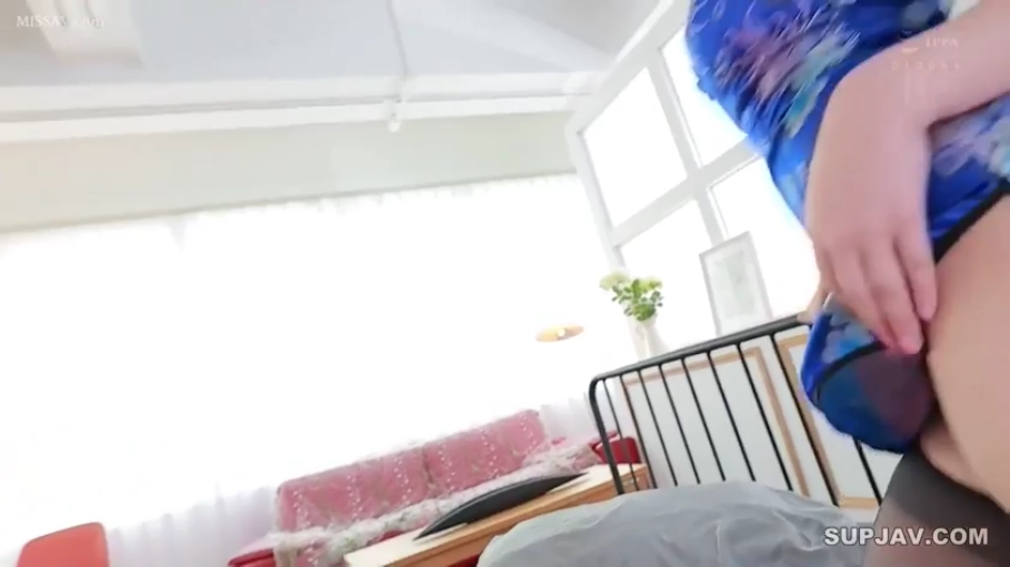 全裸 · 跪姿 · 捆绑 · BDSM · 痛苦 · 背部 · 密室 · 铁链