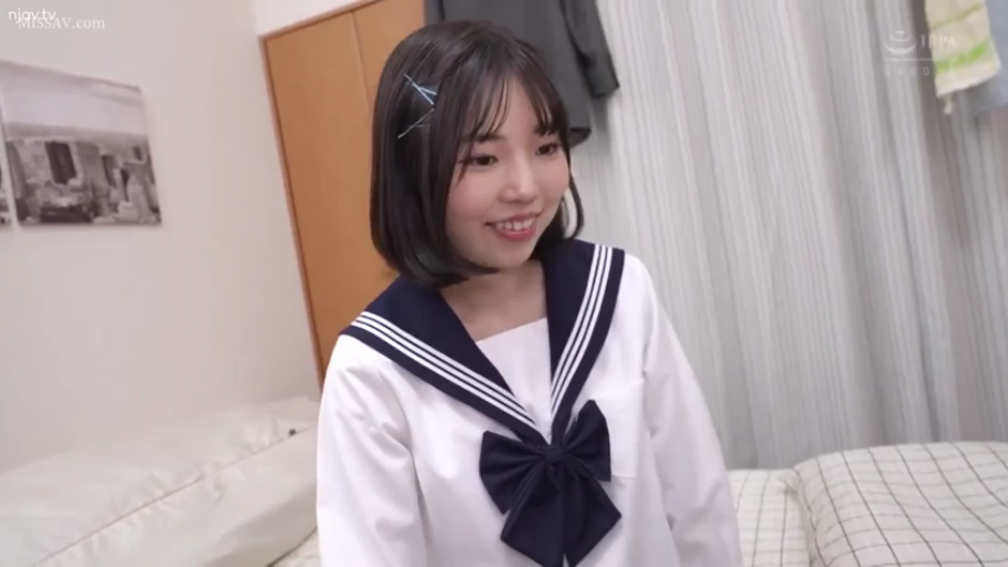 卧室 · 站立 · 微笑 · 注视 · 上半身 · 清纯 · 水手服 · 发夹