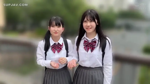 School uniform · Stand · Smile · Half-body · Outdoor · 散步 · Backpack · 青春少女