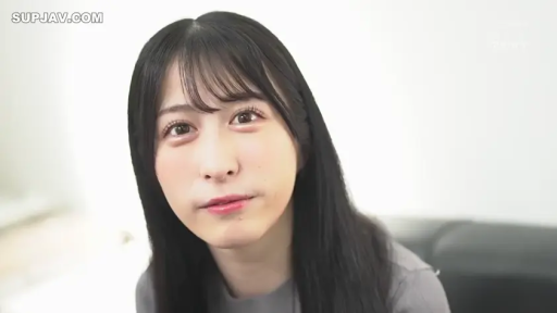 室内 · 脸部 · 自然 · 灰色上衣 · 正坐 · 凝视 · 清纯