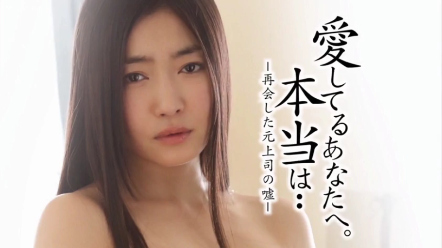 室内 · 忧郁 · 脸部特写 · 裸体 · 注视 · 长发 · 正面