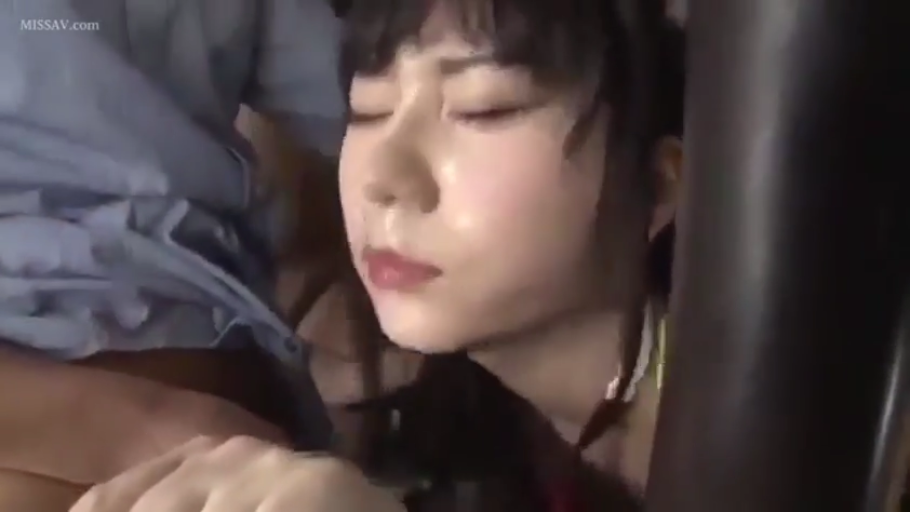 坐姿 · 卧室 · 枕头 · 腹部 · 黑色内衣 · 颜面骑乘 · 低角度 · 忘我