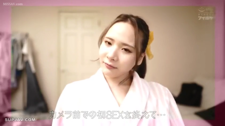 病床 · 角色扮演 · 白色丝袜 · 欢愉 · 性交行为 · 骑乘姿势 · 全身中景 · 模拟病房