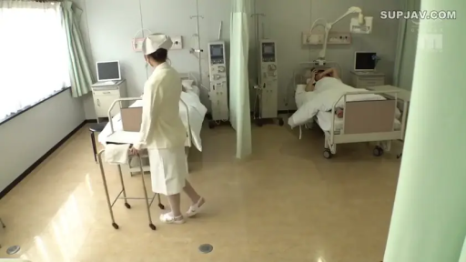 医院 · 护士服 · 平静 · 制服 · 远景 · 行走 · 医疗设备 · 工作