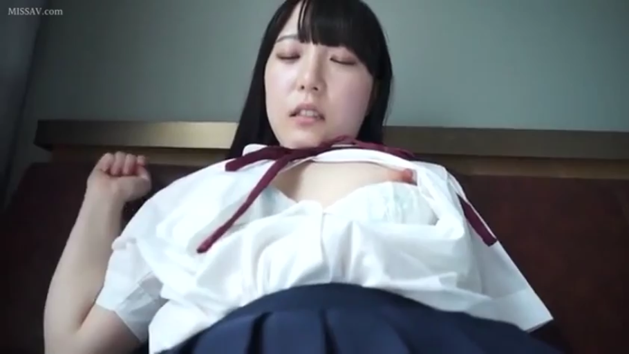 沙发 · 坐姿 · 揉乳 · 女仆装 · 胸部特写 · 诱惑 · 假发 · 爱心贴纸