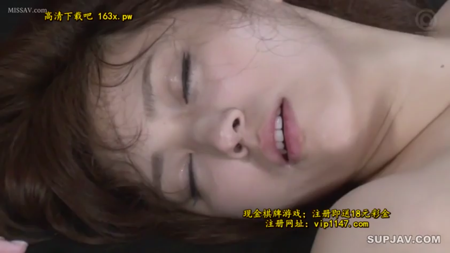 全裸 · 卧室 · 性行为 · 中景 · 陶醉 · 传教士式 · 枕头