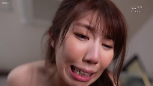 室内 · 面部特写 · 仰头 · 痛苦 · 呻吟 · 半裸 · 高清