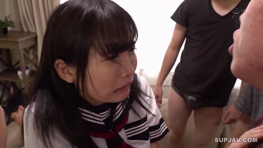 室内 · 脸部特写 · 水手服