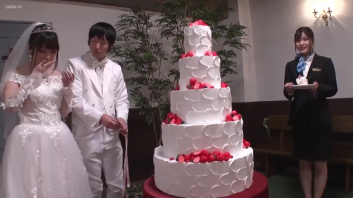 Role-playing · Stand · shy · Half-body · 婚纱 · 礼堂 · 蛋糕 · 切蛋糕