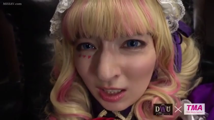 室內 · 臉部特寫 · 女僕裝