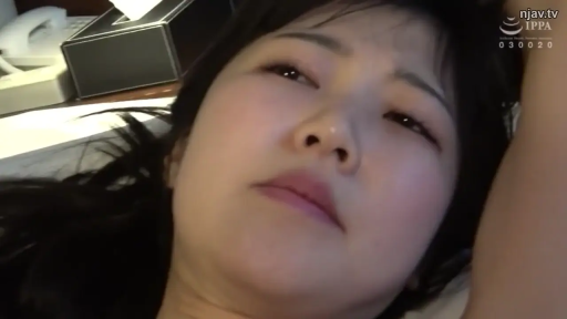 Melancholy · Close-up of the face · Bedroom · Supine · Nude · 纸巾盒 · 休息