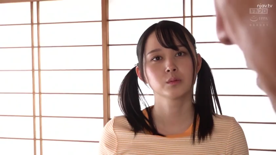 脸部特写 · 和室 · 对视 · 双马尾 · 正面 · 条纹上衣 · 茫然