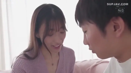 室内 · 中景 · 微笑 · プロット · チャット · 对坐 · 紫色开衫