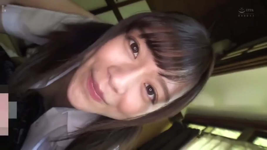 室内 · 脸部特写 · 制服