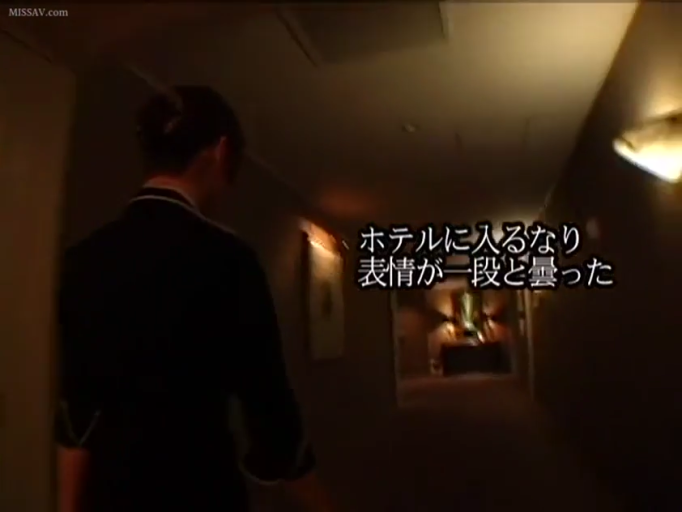 办公室 · 迷离 · 远景 · 跨坐 · 职场诱惑 · 办公设备 · 办公室性爱 · 白色无袖衬衫