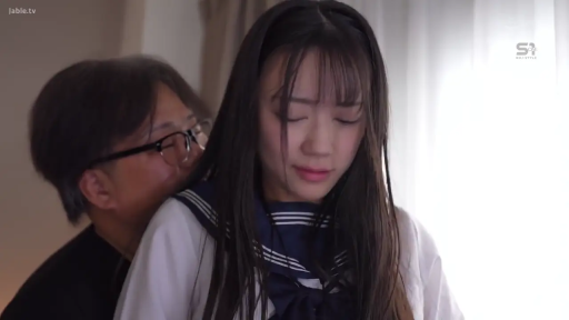 室内 · 眼镜 · 陶醉 · 水手服 · 亲昵 · 侧面特写 · 背后搂抱