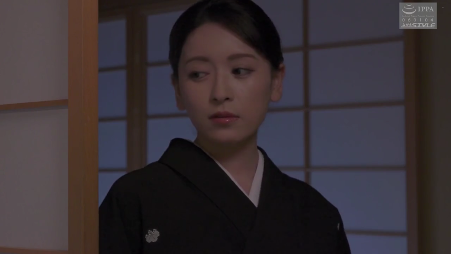 室内 · 面部 · 挣扎 · 躺姿 · 黑色长手套 · 被动行为 · 黑色演出服