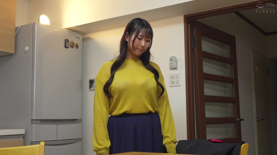 俯身 · 学生制服 · 远景 · 惊恐 · 痴汉题材 · 公厕 · 小便池 · 多人轮奸