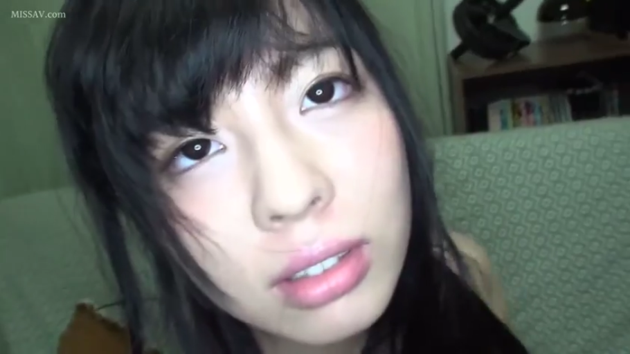 室内 · 脸部特写 · 迷离 · 第一人称视角 · 裸体 · 凝视 · 仰视