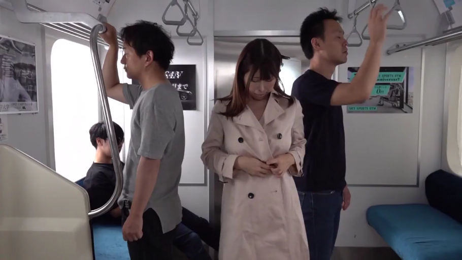 站立 · 恥ずかしがり屋 · 中景 · 痴汉 · 电车 · トレンチコート · 服を整える · 吊环