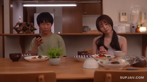 坐姿 · 忧郁 · 剧情 · 手机 · 餐厅 · 居家服 · 用餐