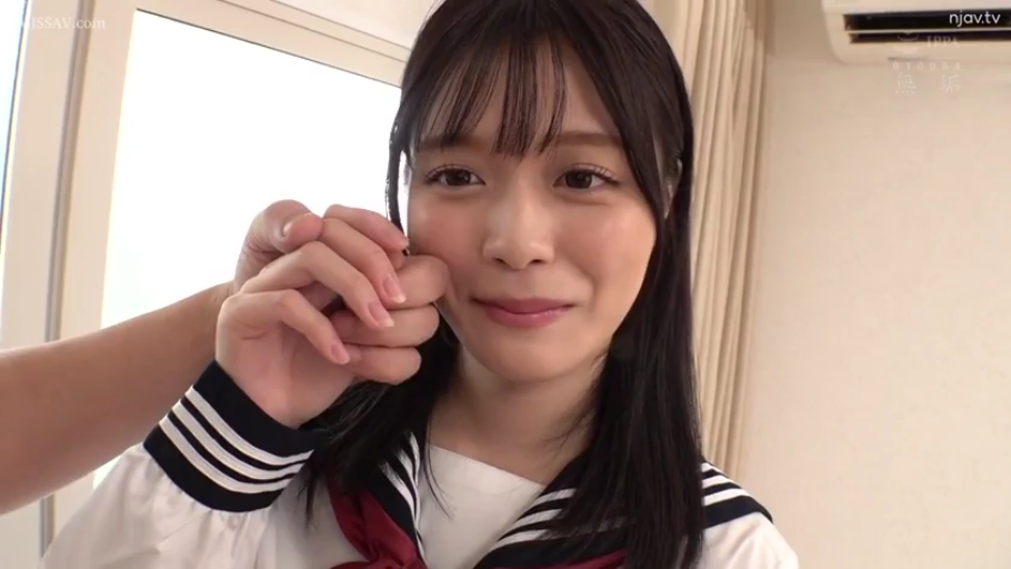 Indoor · Smile · 面部特写 · Sailor suit · Japanese style · 正面 · Pinch face