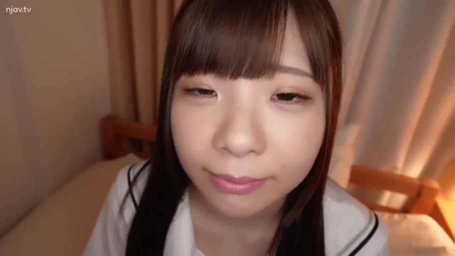 坐姿 · 脸部 · 卧室 · 迷离 · 床 · 对视 · 水手服 · 长发