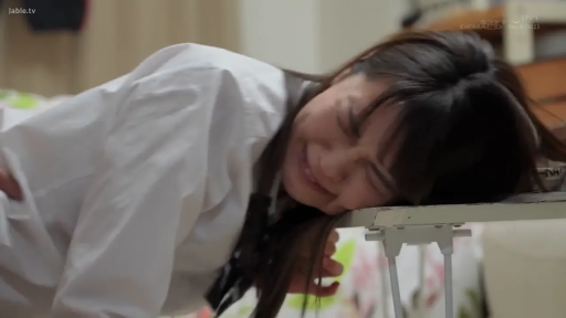 室内 · 趴姿 · 顔のクローズアップ · 学生服 · テーブル · 苦痛 · 制服诱惑 · 性交中