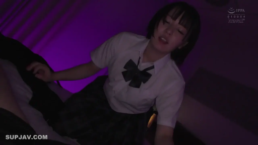 室内 · 坐姿 · 半身 · JK制服