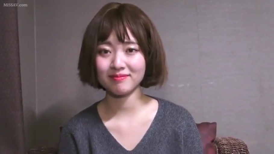 愉悦 · 性行为 · 弯腰 · 否 · 厨房 · 半裸 · 微波炉 · 黑色连帽衫