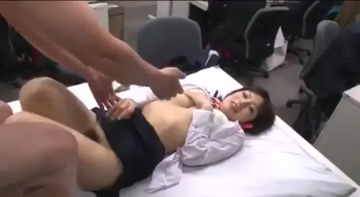 性交 · 办公室 · 迷离 · 办公桌 · 仰卧 · 职场 · OL制服