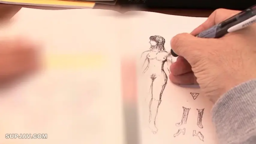 室内 · 全裸 · 站姿 · 手部特写 · 画笔 · 绘画 · 素描