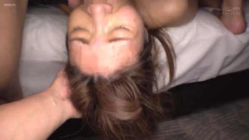 全裸 · 局部马赛克 · 口交 · 枕头 · 仰卧 · 面部特写 · 床上 · 高潮脸