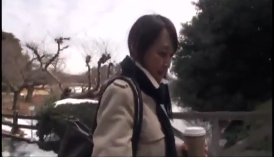 中景 · 户外 · 风衣