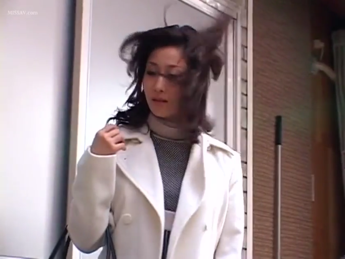 跪姿 · 讨论 · 西裤 · 眼罩 · 自然 · 客厅 · 全男性