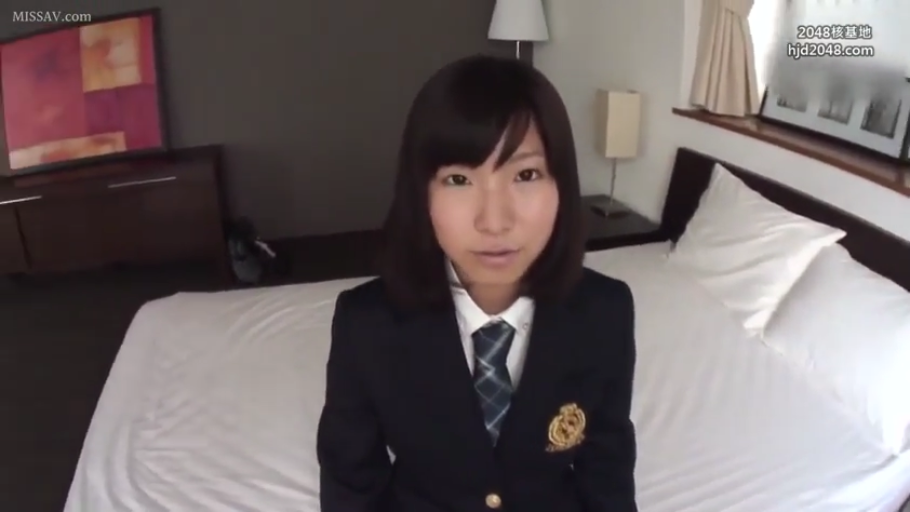 微笑 · 暗室 · 中近景 · 诱惑 · 涂油 · 侧坐 · 红色情趣内衣