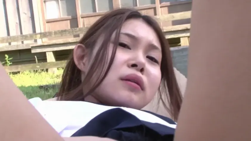 脸部特写 · 仰卧开腿 · 痛苦 · 户外 · 水手服 · 亚洲人