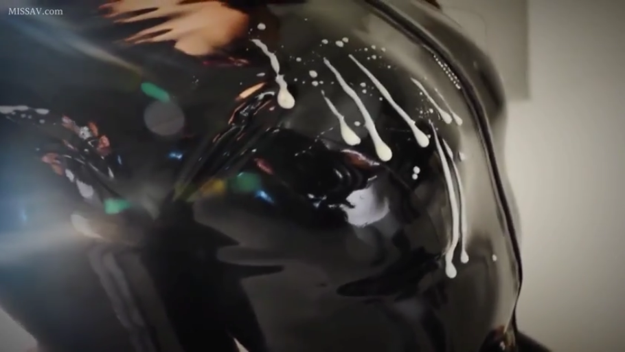 室内 · 遮挡 · 颜射 · 精液 · 头部特写 · 静止 · 恋物倾向 · 乳胶面具