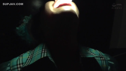 张口 · 暗室 · 仰头 · 灯管 · 口腔 · 格子制服 · 吞入 · 特殊嗜好