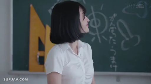 全身 · 全裸 · 浴室 · 站姿 · 湿身 · 毛巾 · 无表情 · 淋浴