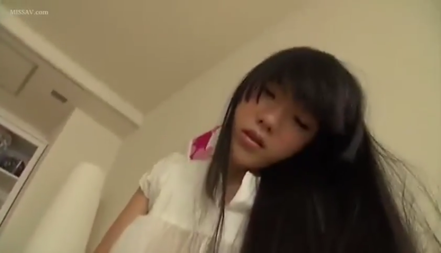 室内 · 俯身 · 脸部 · 销魂 · 白色上衣 · 互动 · 黑长直