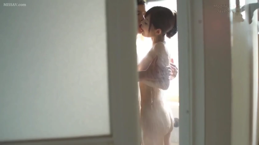 全裸 · 浴室 · 侧身 · 站姿 · 偷窥视角 · 亲吻 · 泡沫 · 沉醉