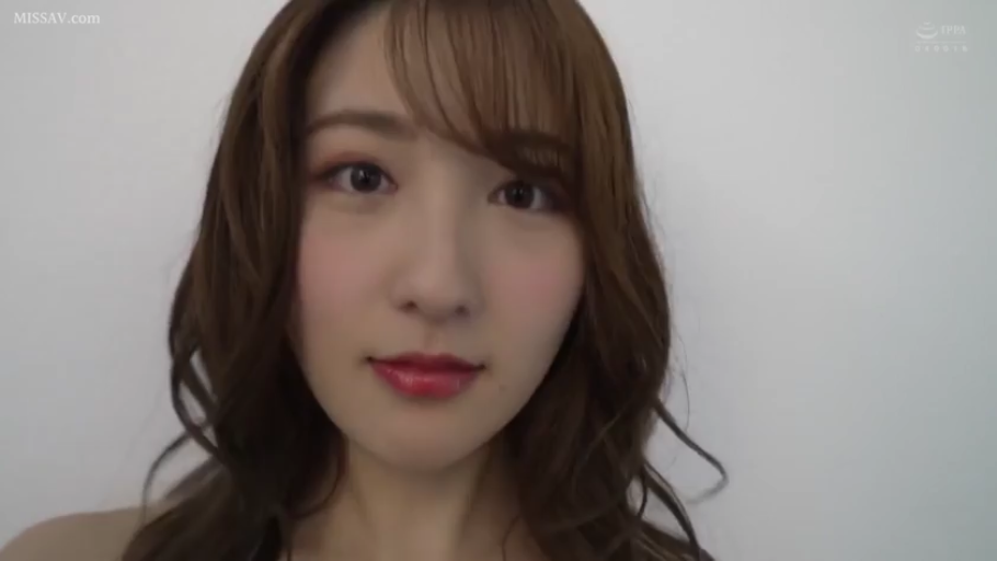 室内 · 面部 · 平静 · 裸体 · 注视 · 正面 · 大头照