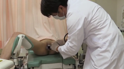 白大褂 · 马赛克 · M字开腿 · 阴部 · 检查台 · 诊查室 · 医生戏