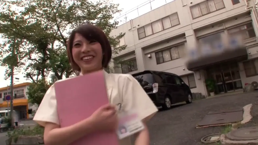 护士服 · 站立 · 室外 · 上半身 · 文件夹 · 清纯 · 笑容 · 走路