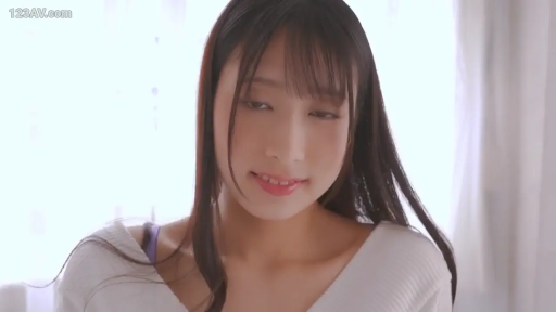 Close-up of the face · Gaze · Seduction · 白色毛衣 · 窗边 · Lean forward · 长卷发