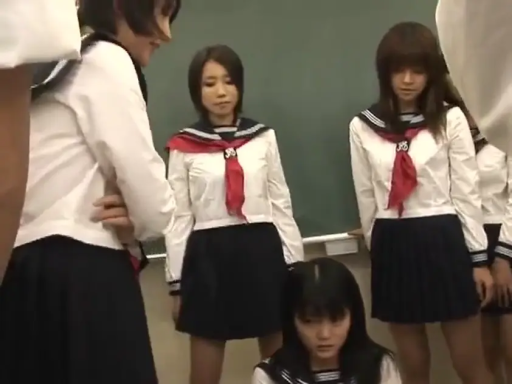Serious · Classroom · Stand · Medium shot · 制服 · 黑板 · Sailor suit · 聚集