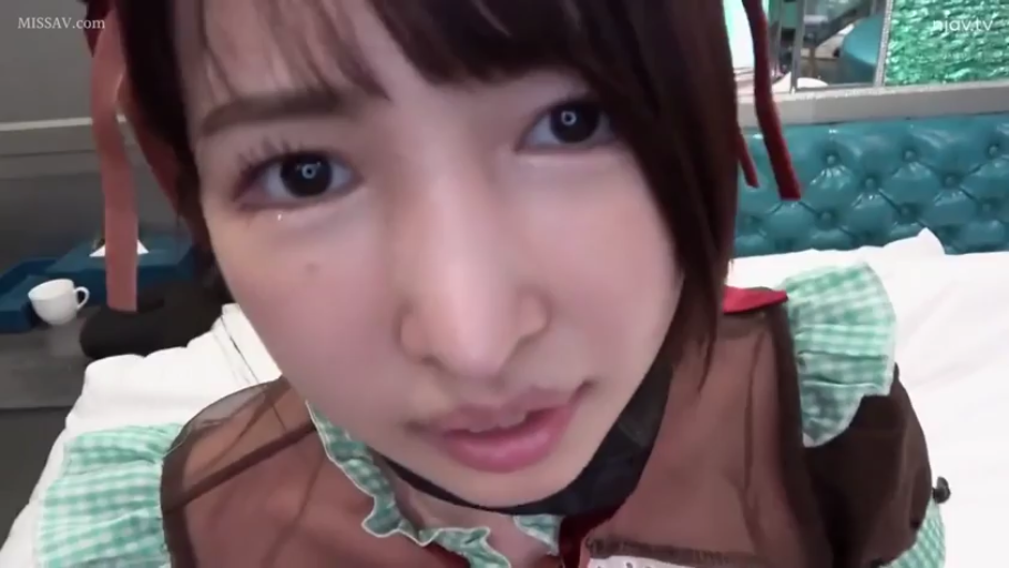 校服 · 卧室 · 台灯 · 认真 · 露出 · 金发 · 开腿坐 · 胯部