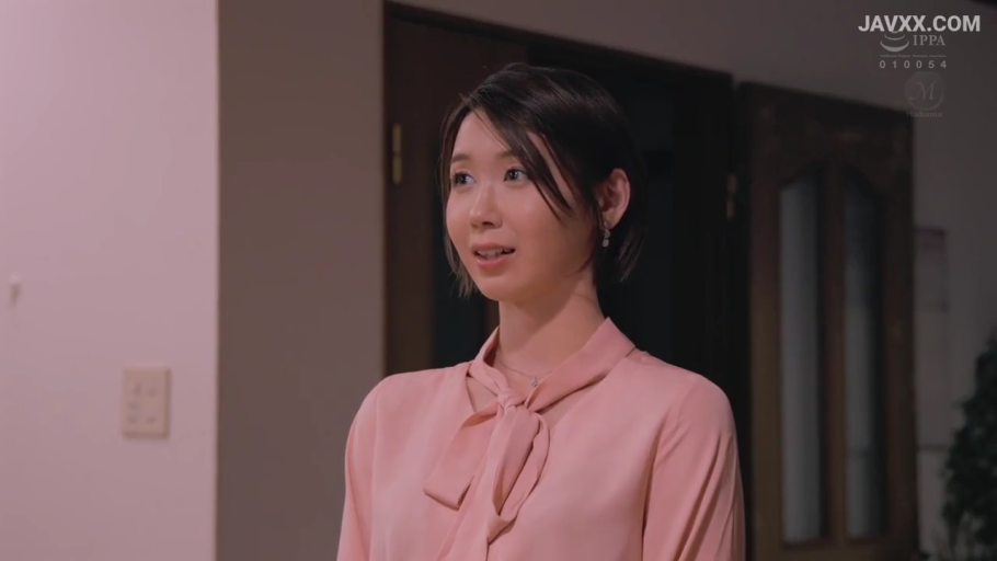 室内 · 陶醉 · 亲密 · 接吻 · 裸露 · 搂抱 · 唇部特写